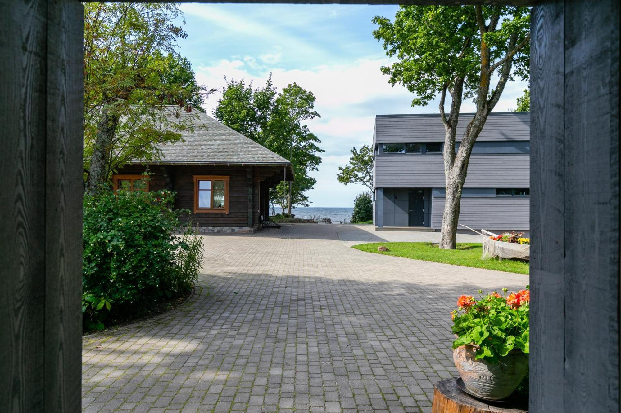 Laucu Akmens Hotel Skulte  Værelse billede